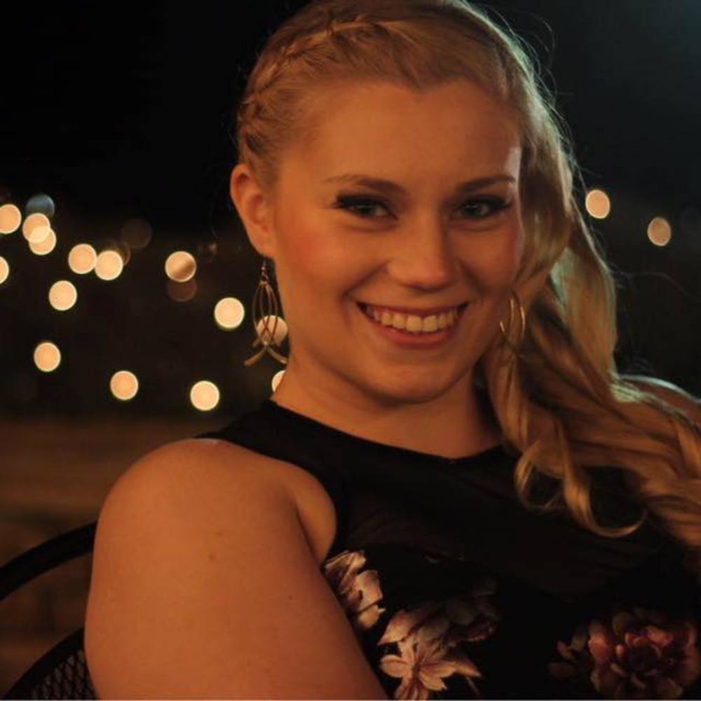 Meet your Posher, Becca